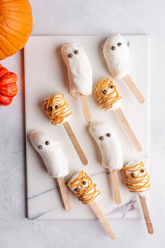 Mummy Wrapped Snacks - Boo Nana Pops for Baby Shower